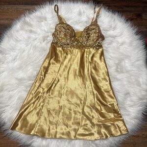 Vintage Y2K Victoria’s Secret Lace Babydoll Slip Lingerie Golden Yellow size M
